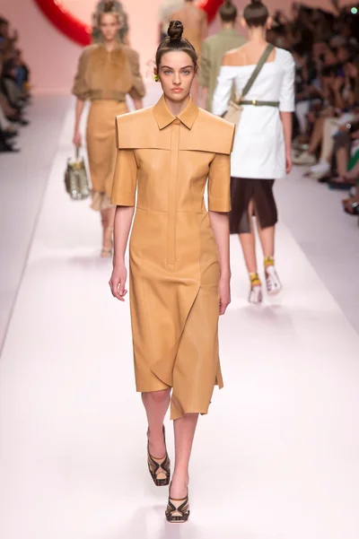 Look 28